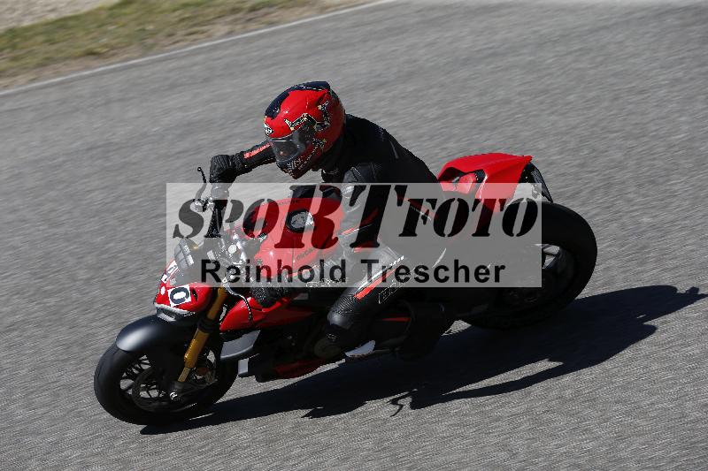 /06 08.04.2026 Cornu Master School ADR/Gruppe blau/40